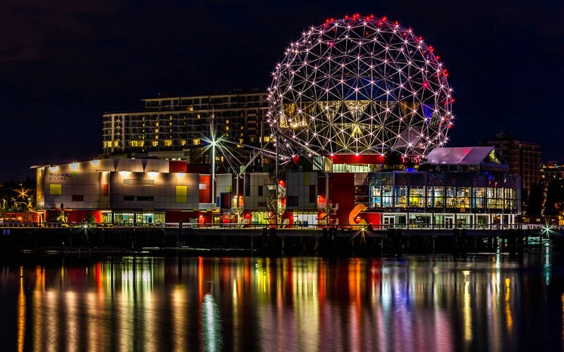 Science Center at Night — Black