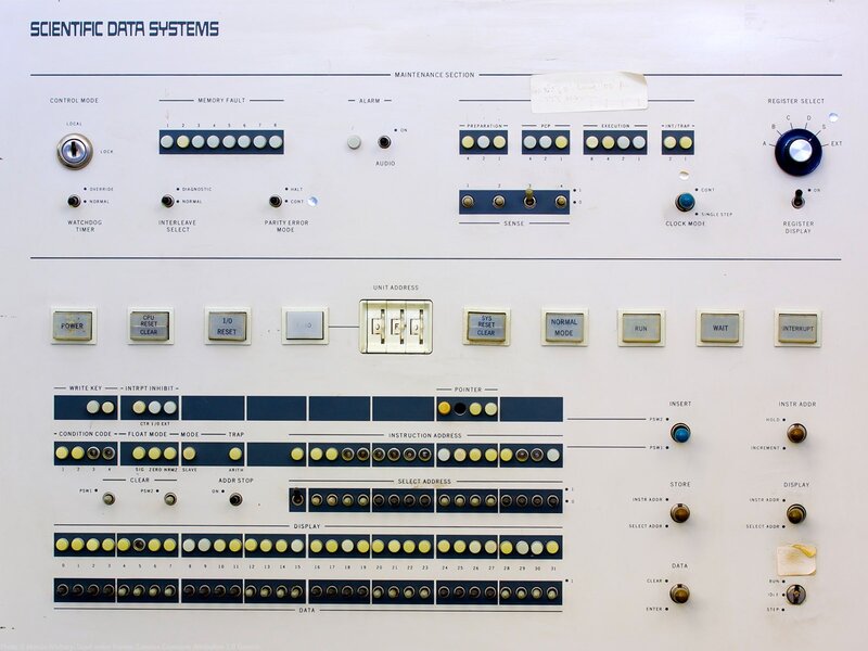 Scientific Data Systems console