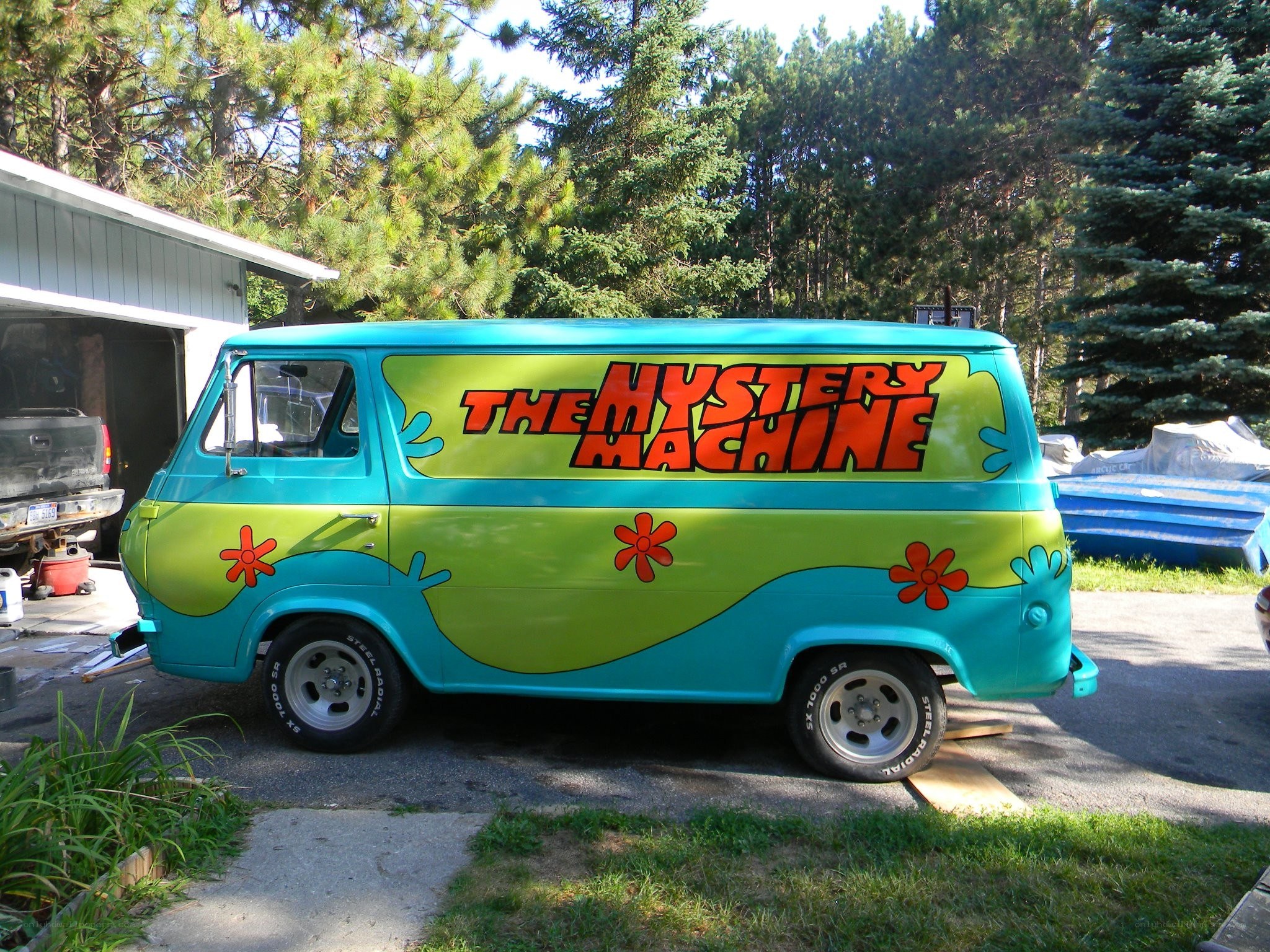 Scooby-Doo Mystery Machine van