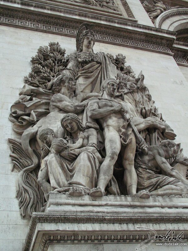 sculpture on arc de triomphe