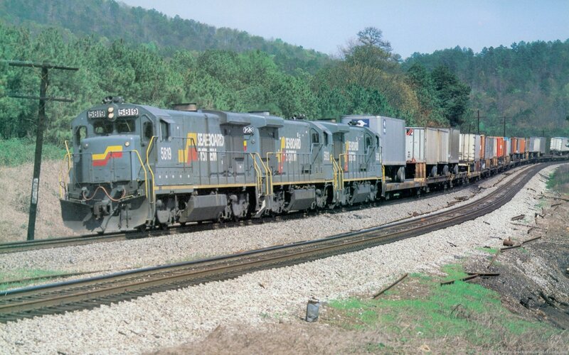 Seaboard train on curved track