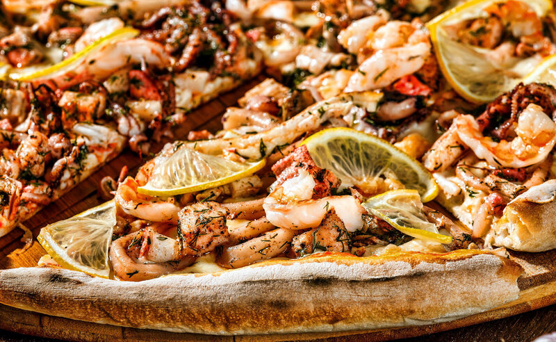 Seafood Pizza with Lemon