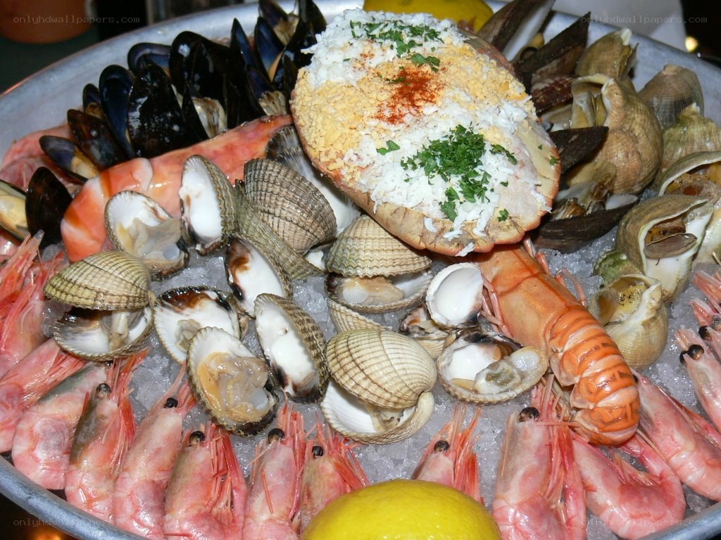 Seafood platter on ice