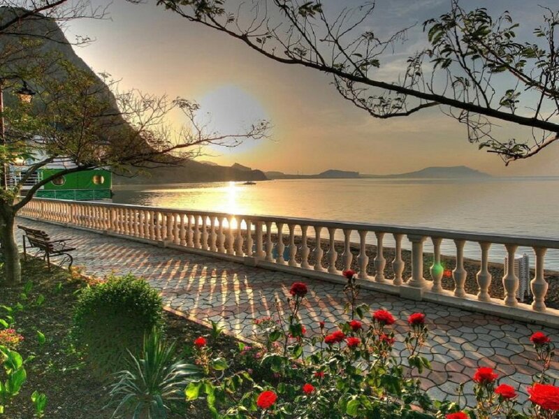 Seafront Walk at Sunset — Gold