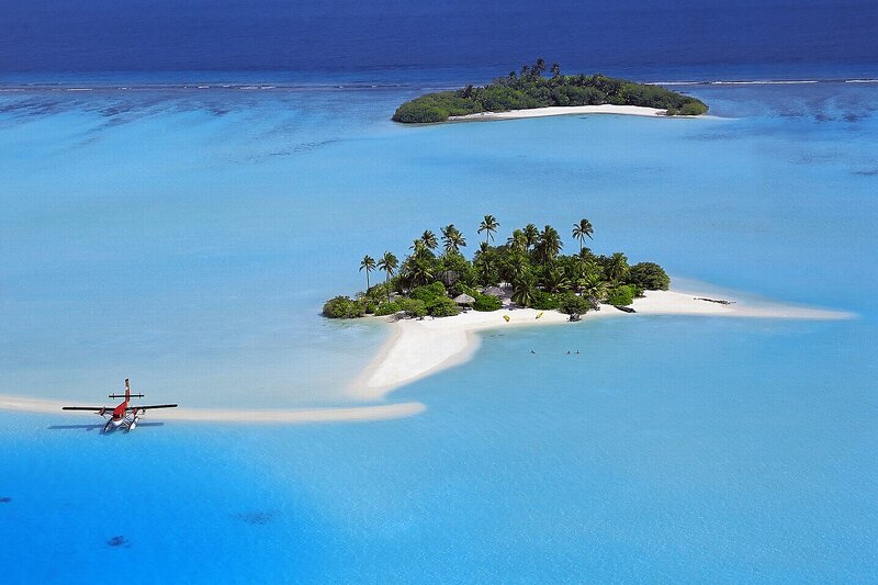 Seaplane Near Tropical Island — Blue