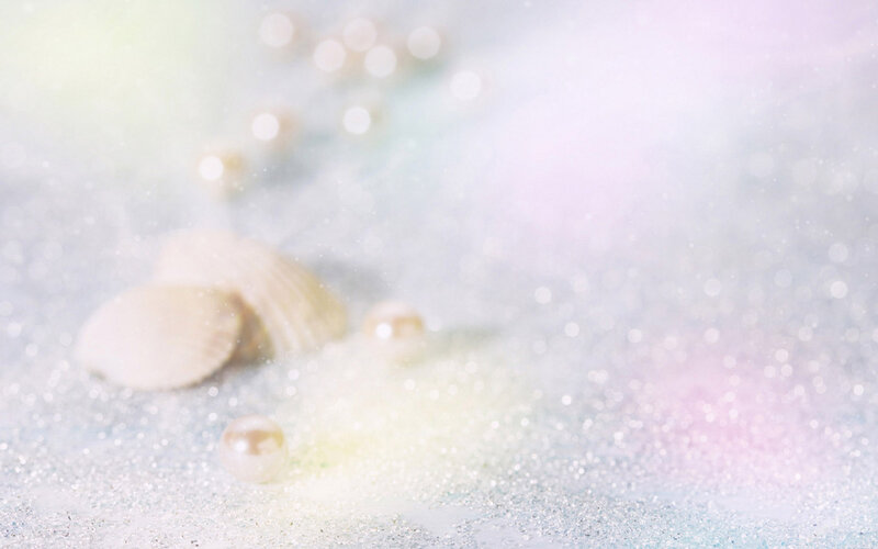 Seashells and Pearls — White