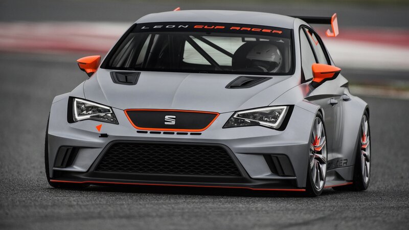 SEAT Leon Cup Racer on track