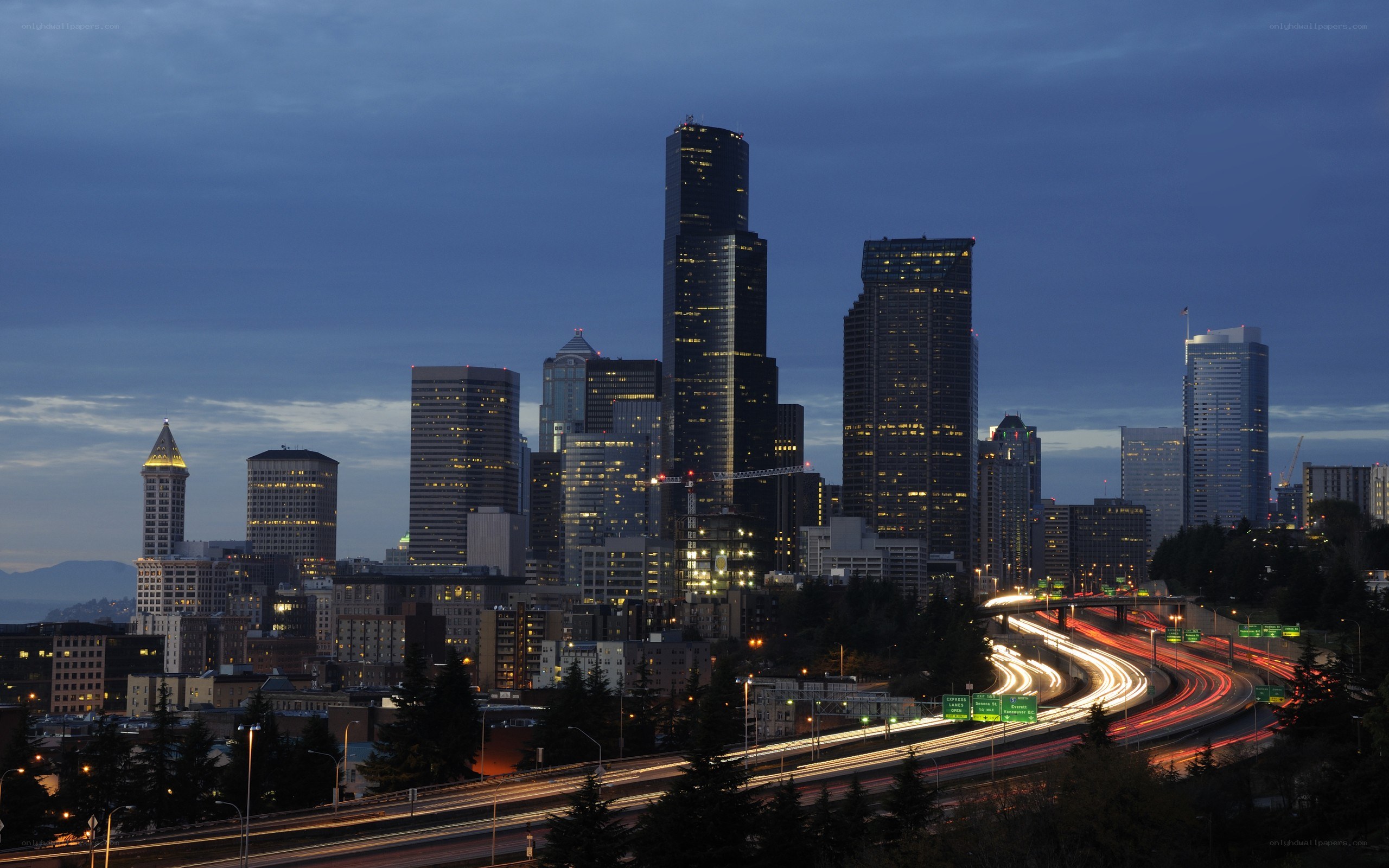 Seattle skyline at dusk