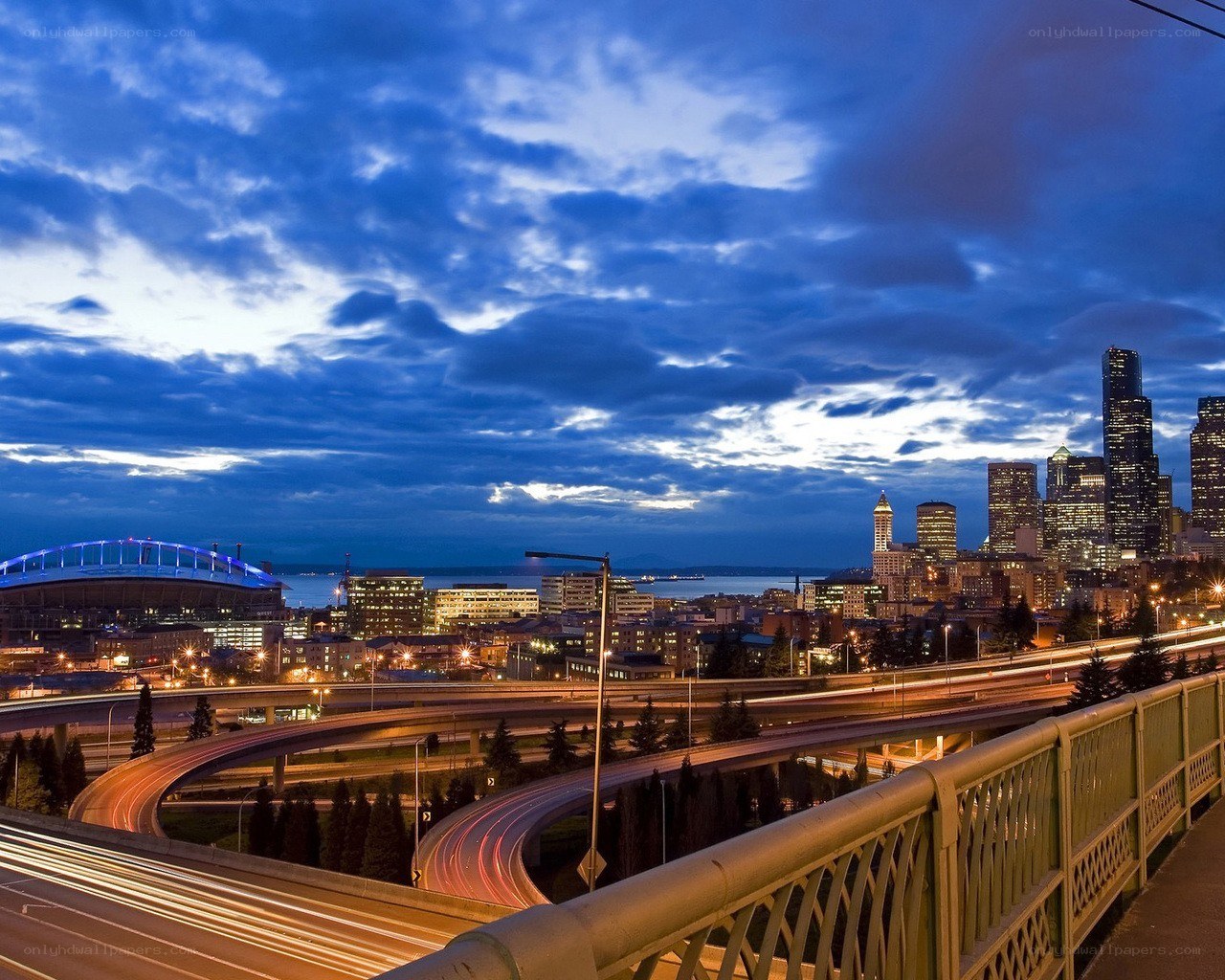 Seattle skyline at dusk