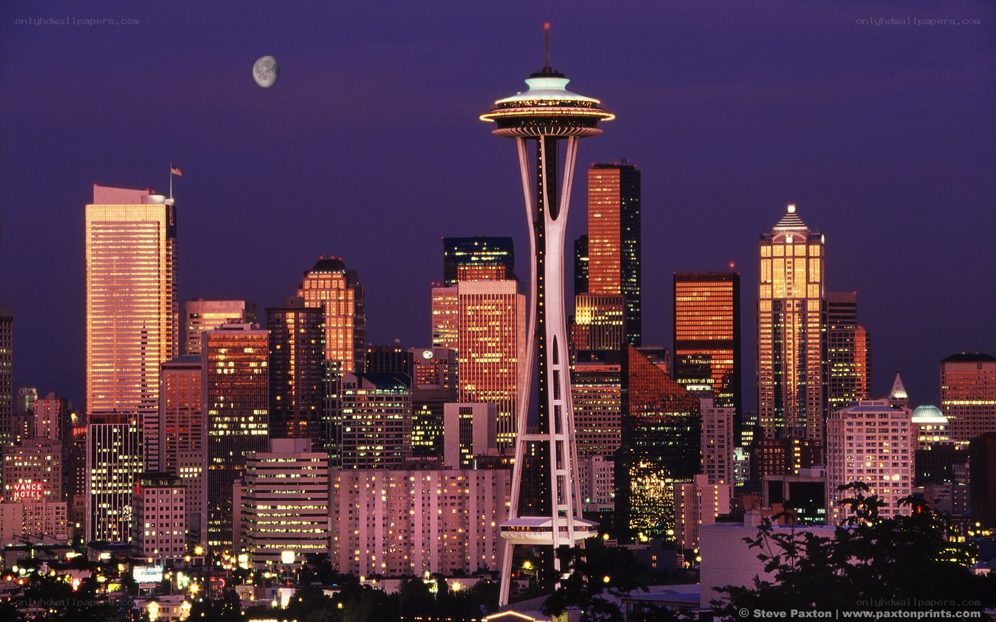 Seattle skyline at dusk