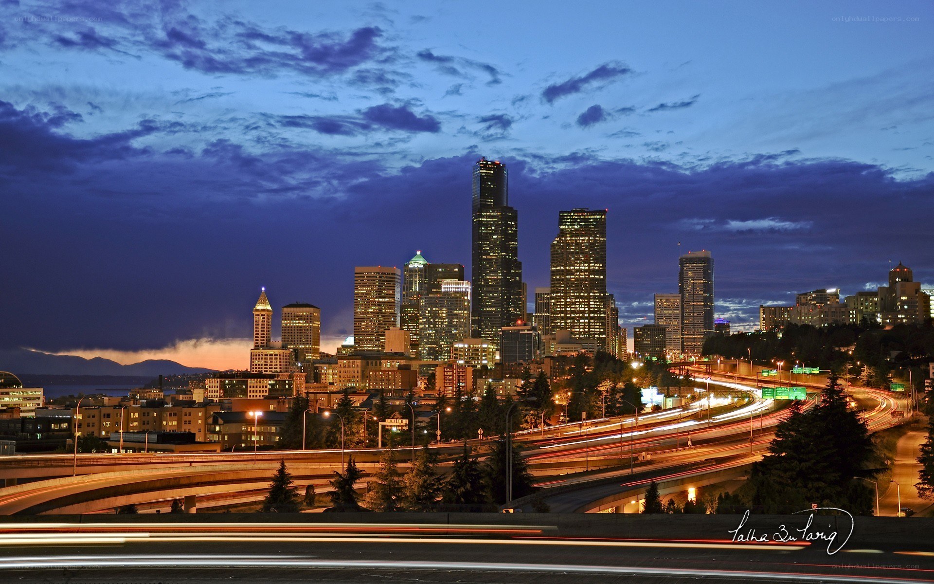 Seattle skyline at dusk