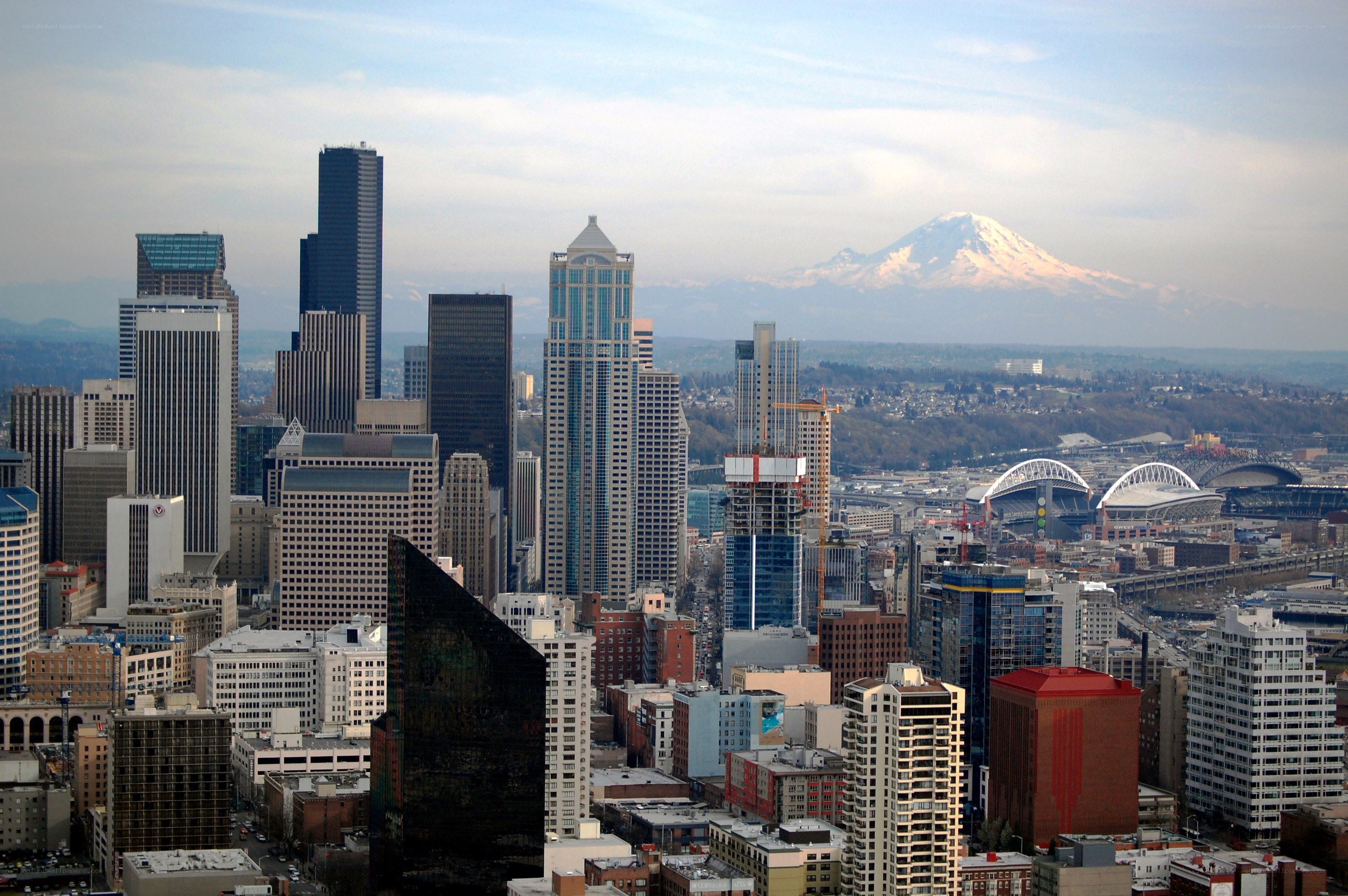 Seattle skyline with Mount Rainier