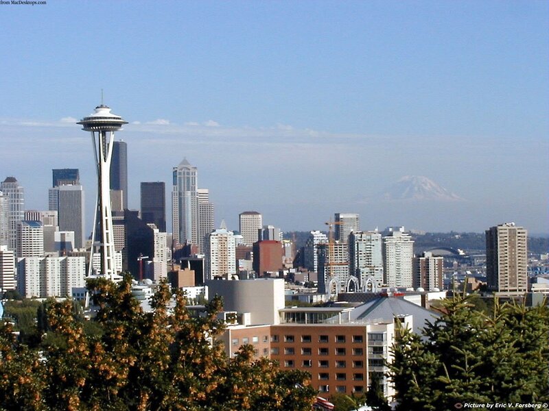 Seattle skyline with Mount Rainier