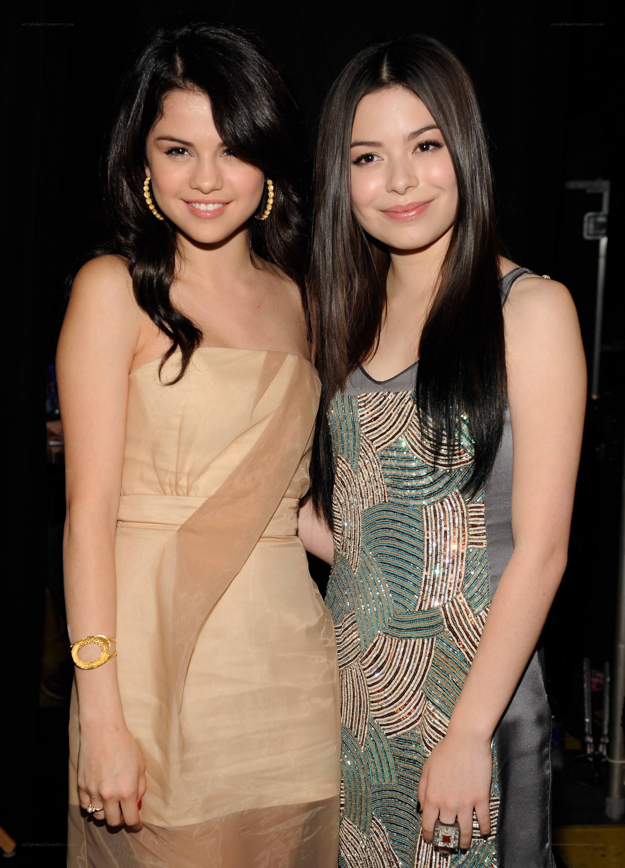 Selena and Miranda at event
