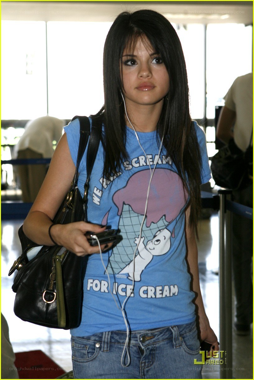 Selena Gomez at airport