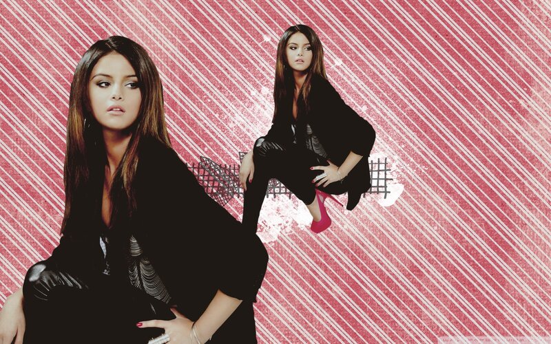 Selena Gomez in black outfit