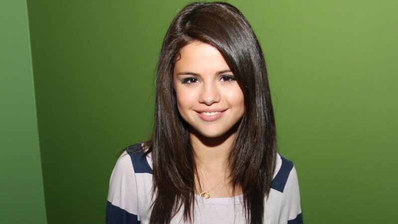 Selena Gomez smiling