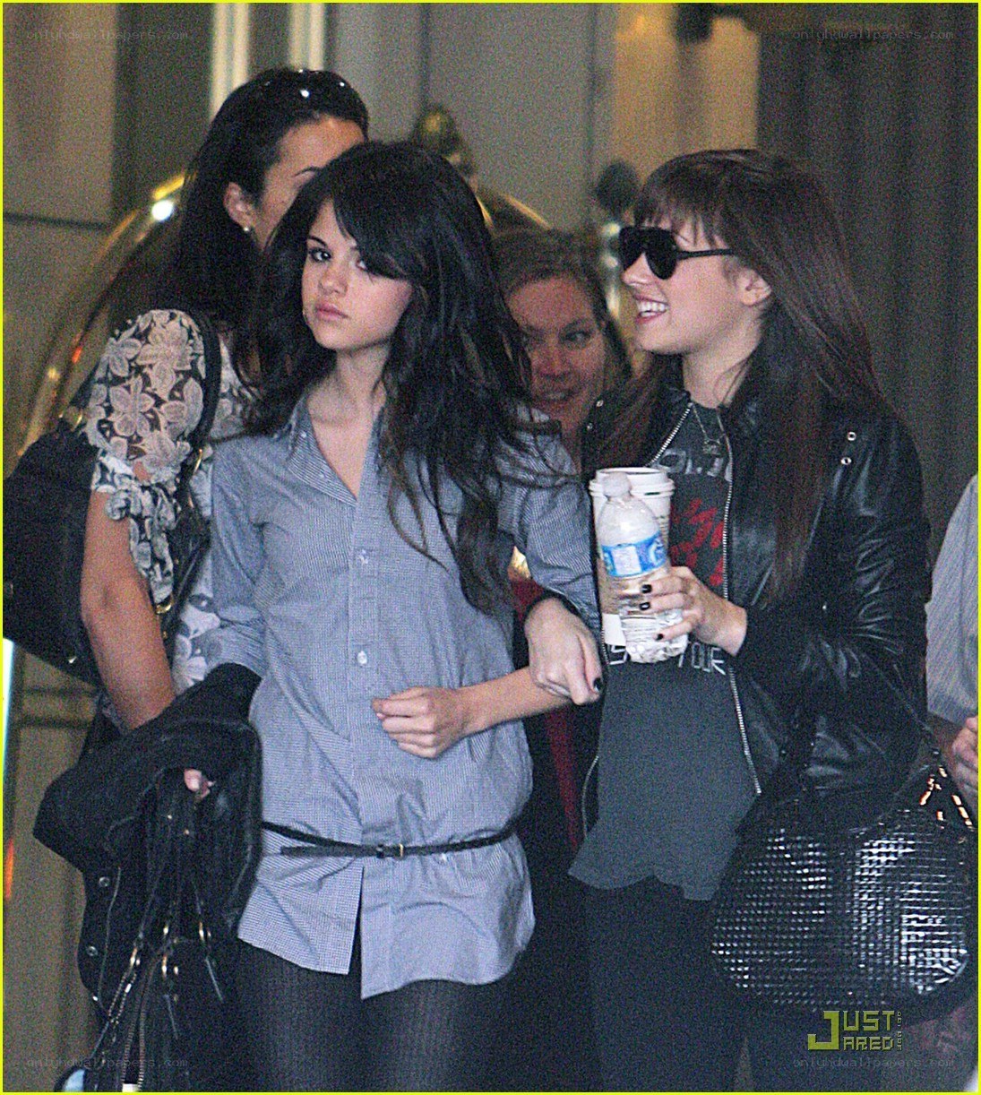 Selena Gomez with friends