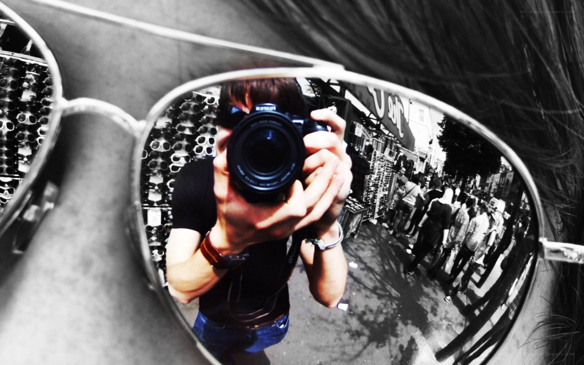 selfie in sunglasses mirror