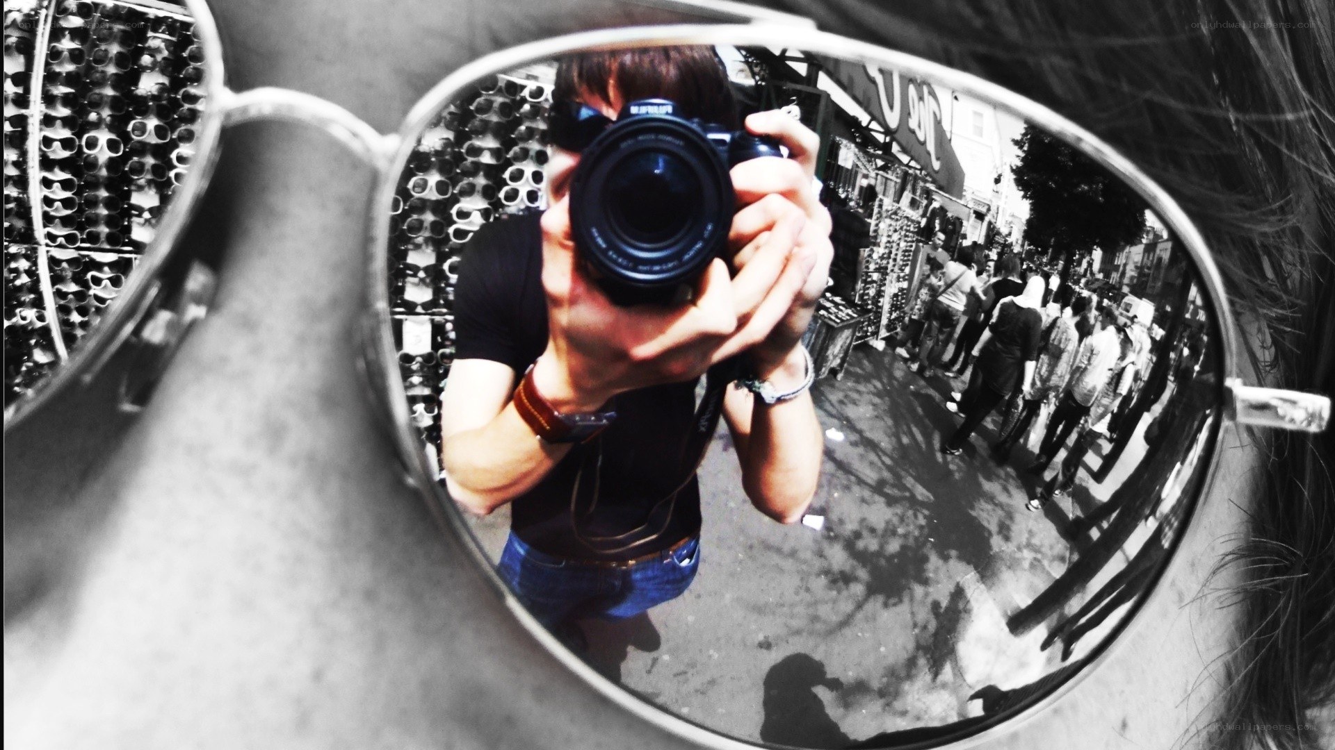 selfie in sunglasses mirror