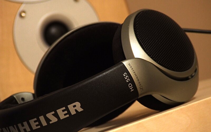 Sennheiser HD 555 Headphones — Black