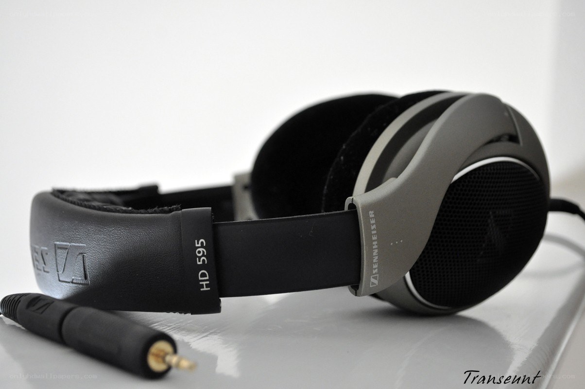 Sennheiser HD 595 headphones