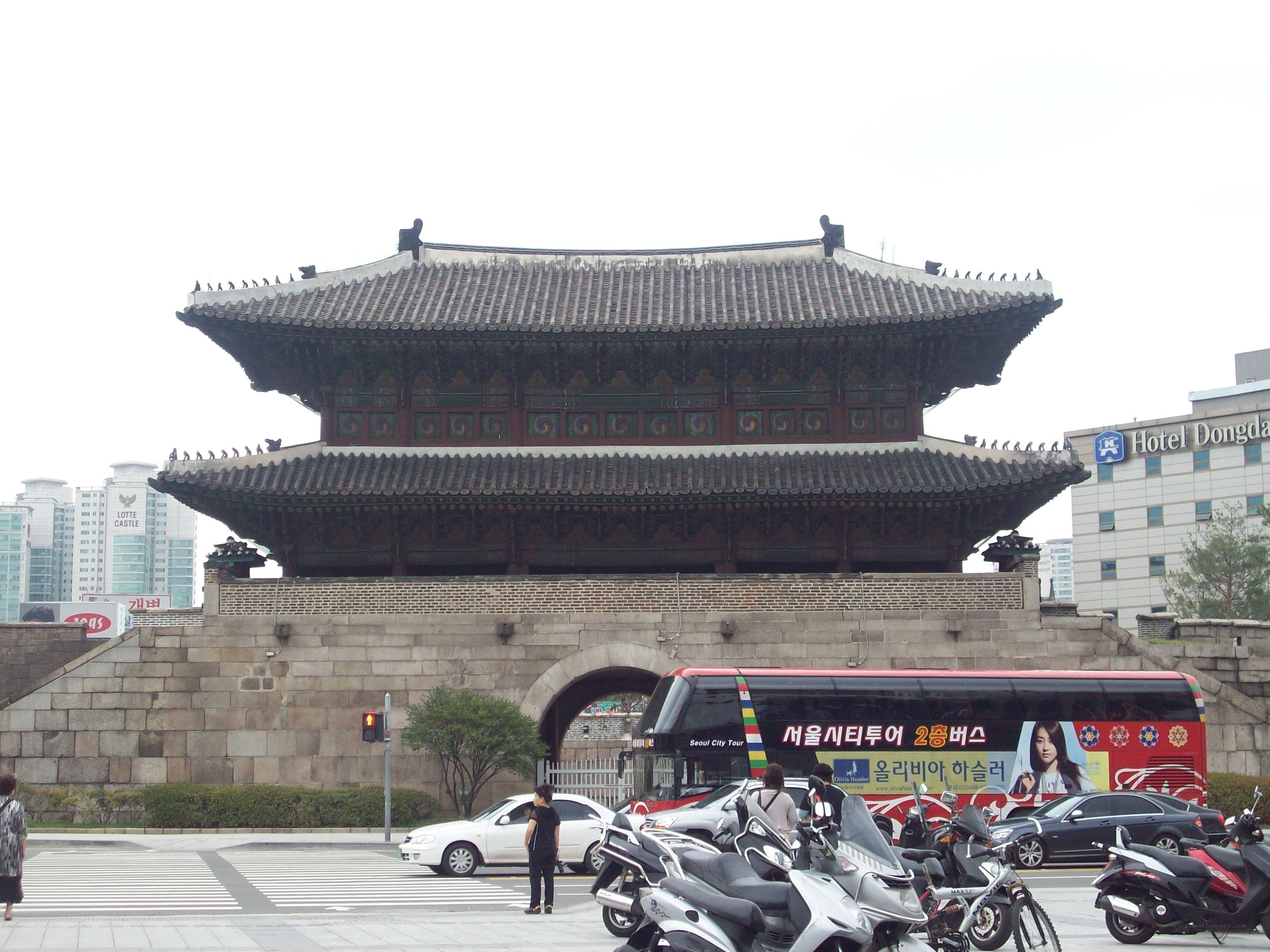 Seoul city gate with tour bus