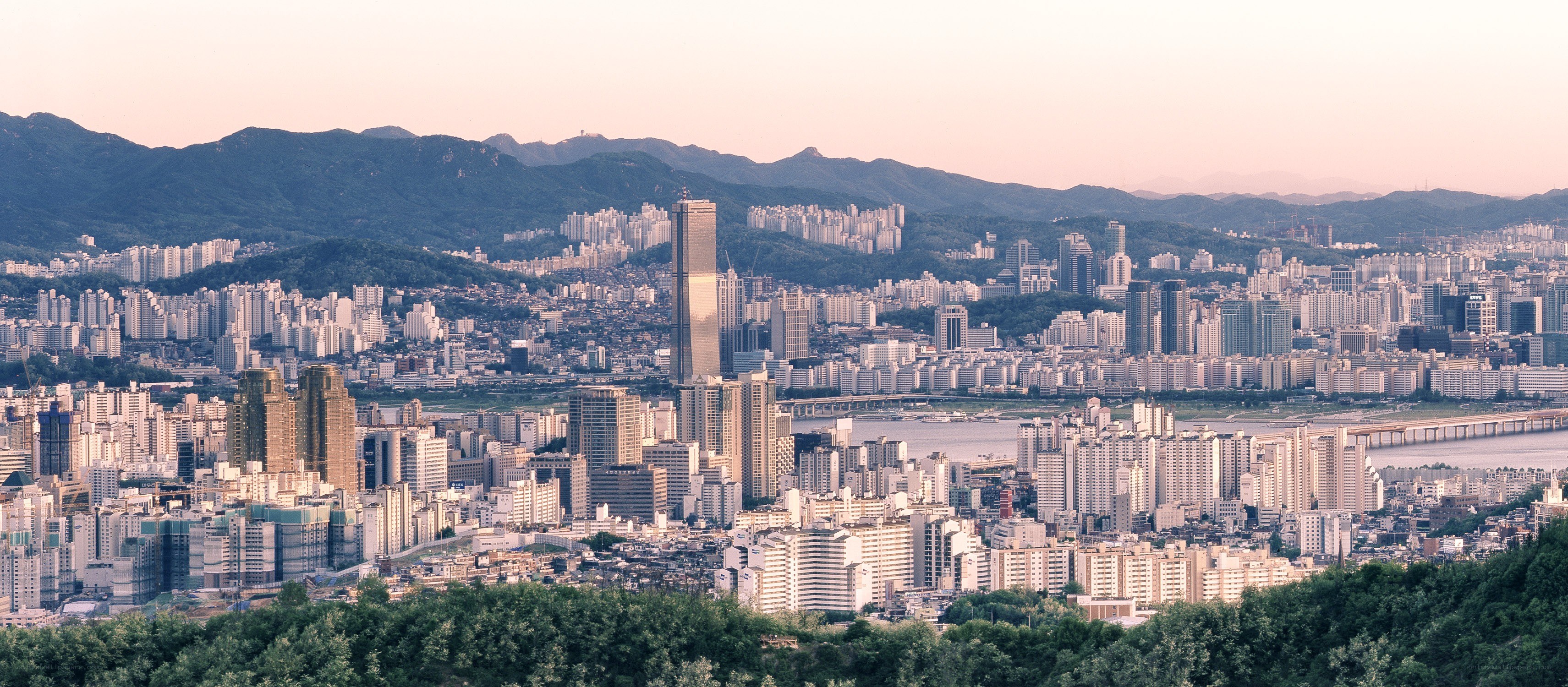 Seoul cityscape at sunset