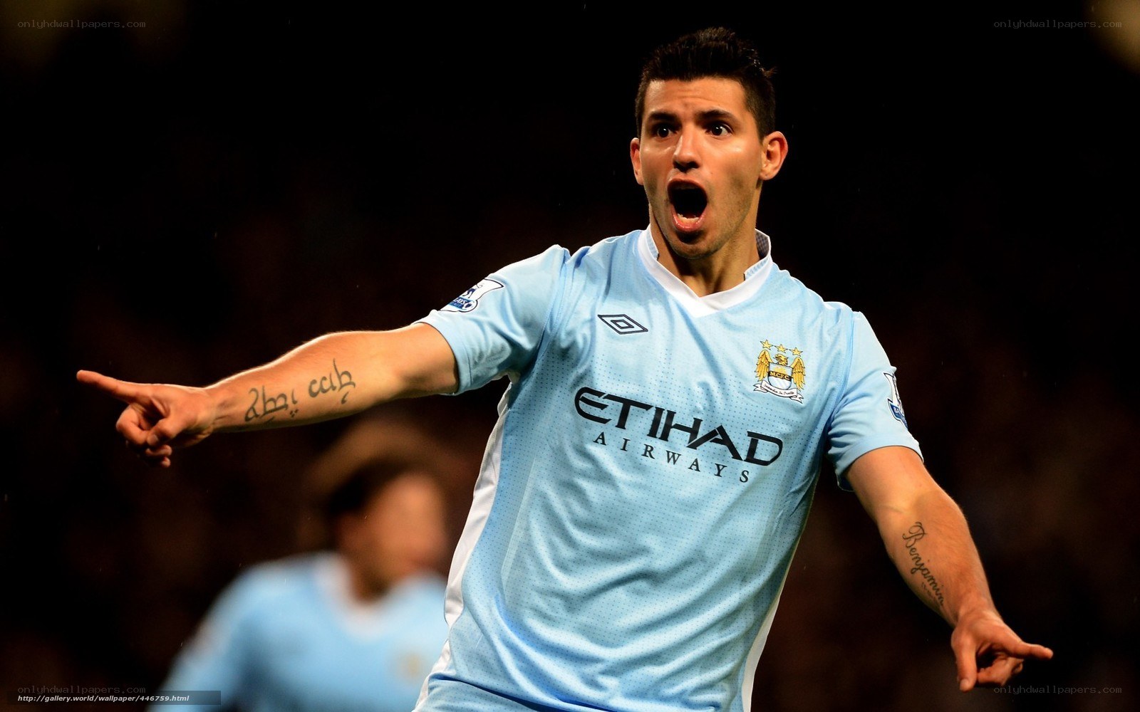 Sergio Agüero celebrates goal