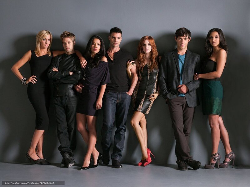Seven People Posing — Gray