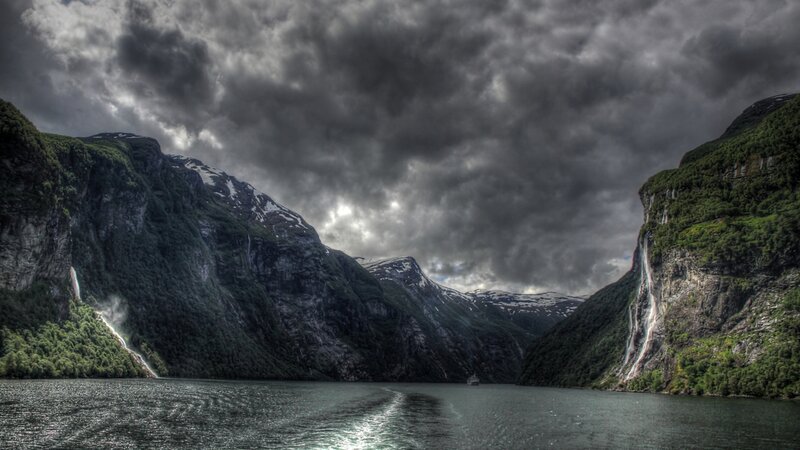 Seven Sisters Waterfall — Gray