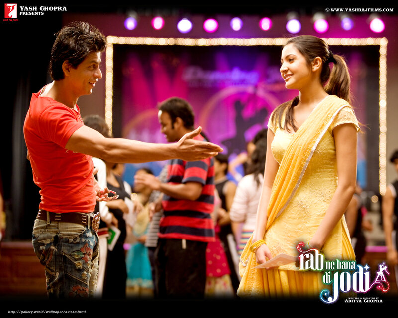 Shah Rukh Khan and Anushka Sharma in a dance scene