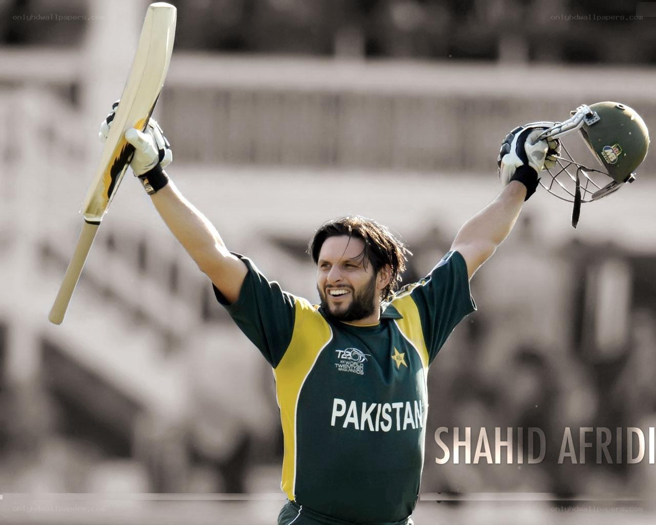 Shahid Afridi celebrates