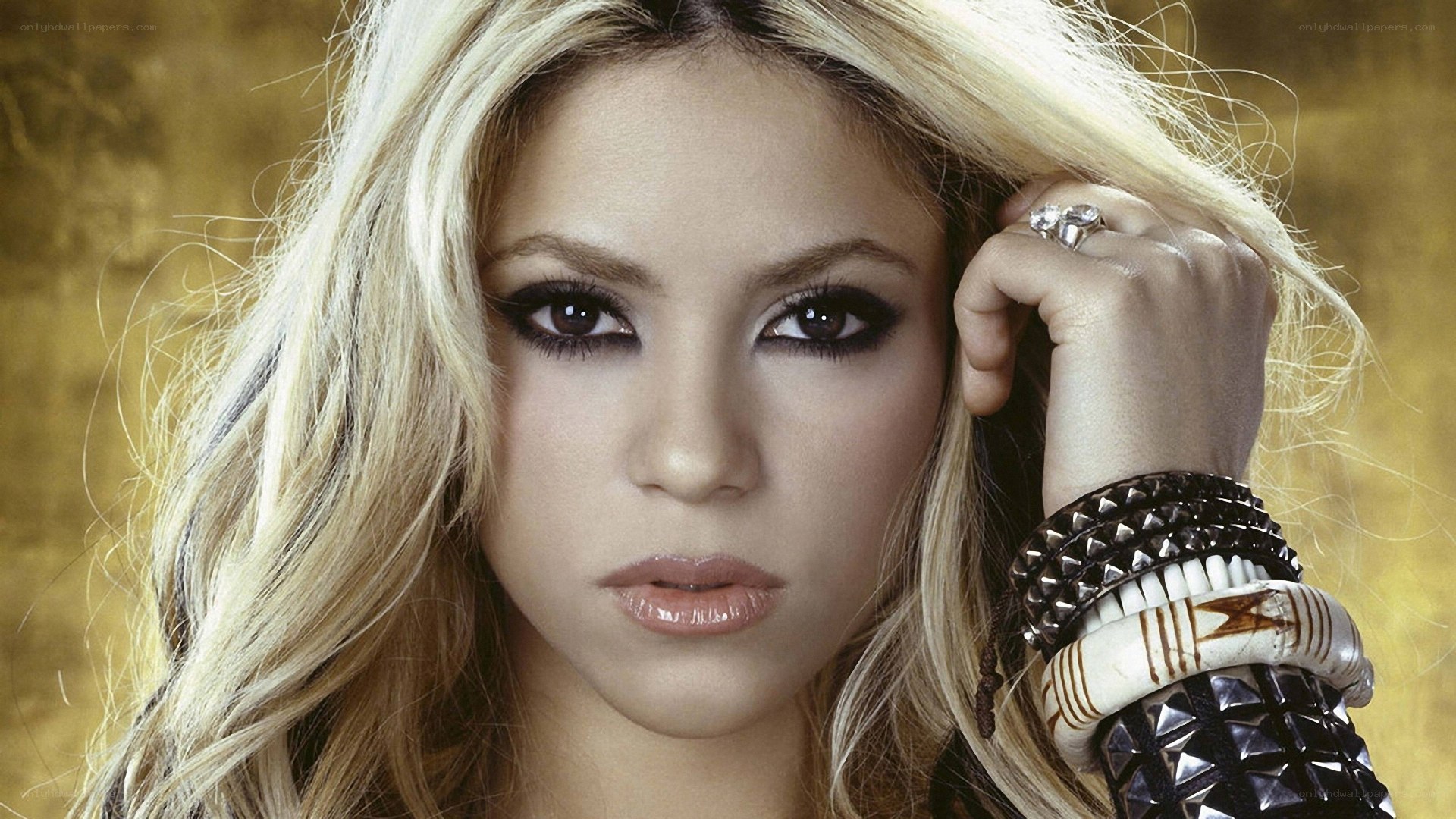 Shakira portrait with jewelry