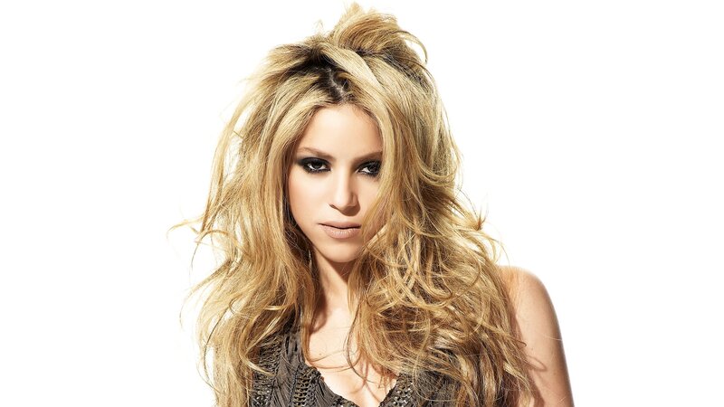 Shakira with blonde hair