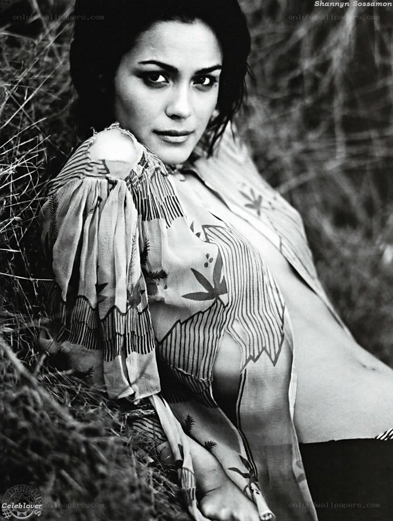 Shannyn Sossamon in a patterned dress
