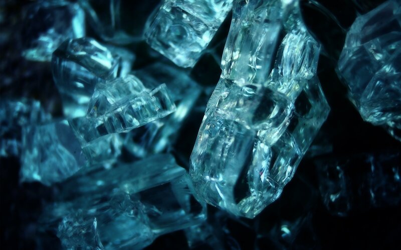 Shattered Glass Pieces — Blue