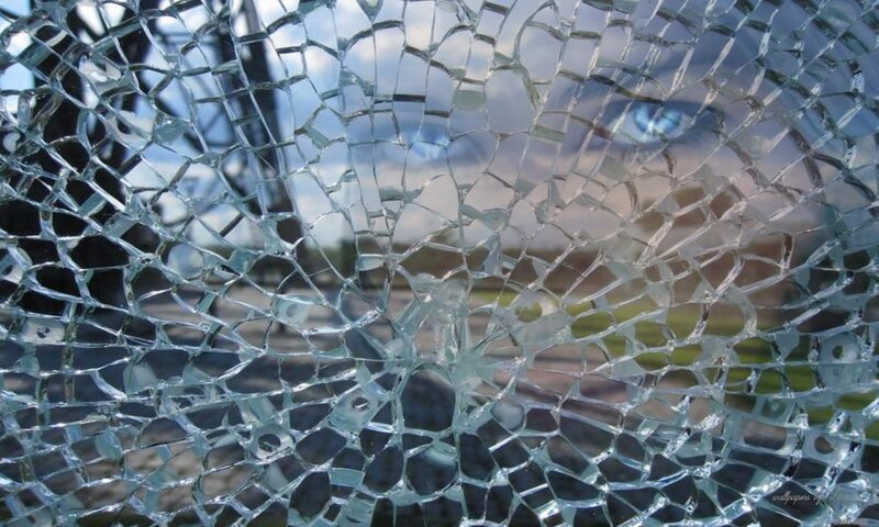 Shattered Glass Surface — Blue