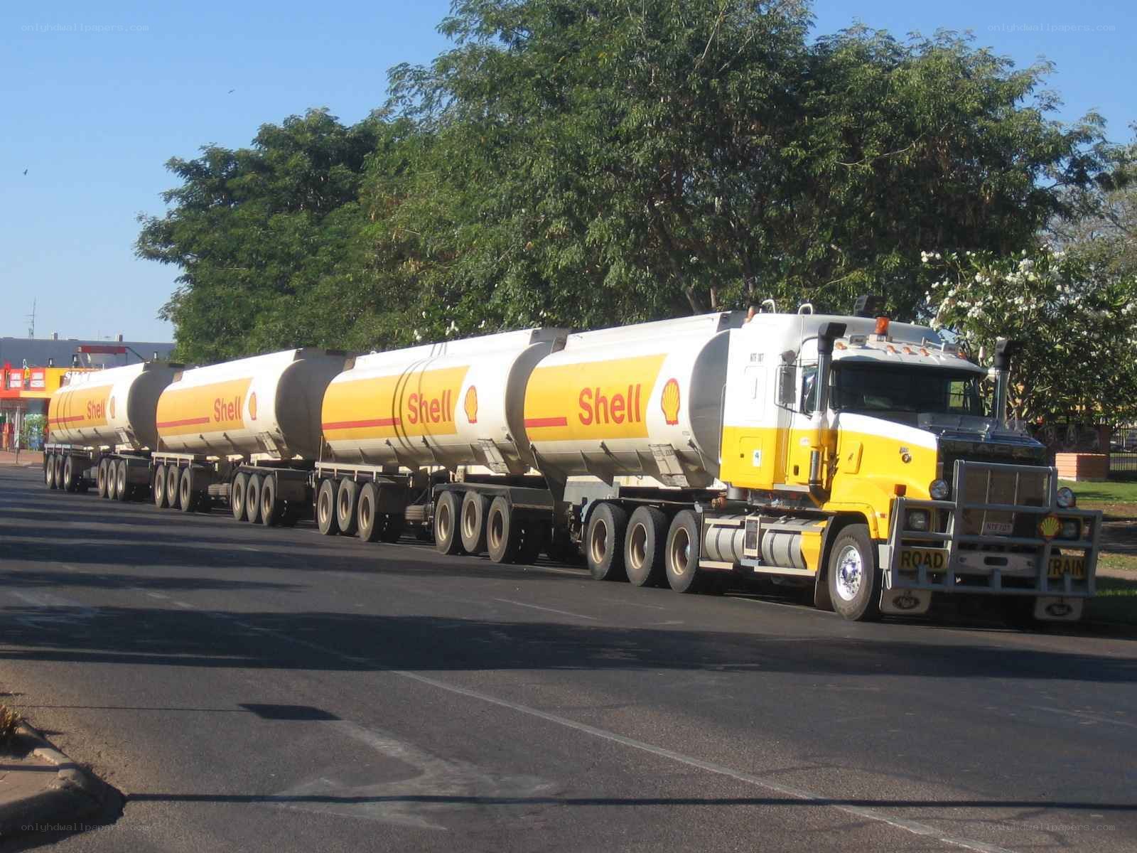 Shell fuel tanker truck