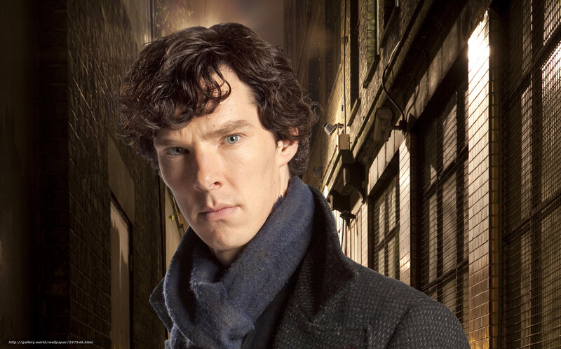 Sherlock Holmes in an alley