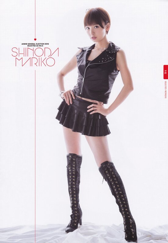 Shinoda Mariko in black outfit