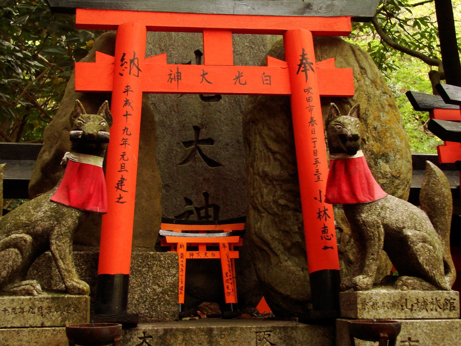 Shinto shrine with fox statues