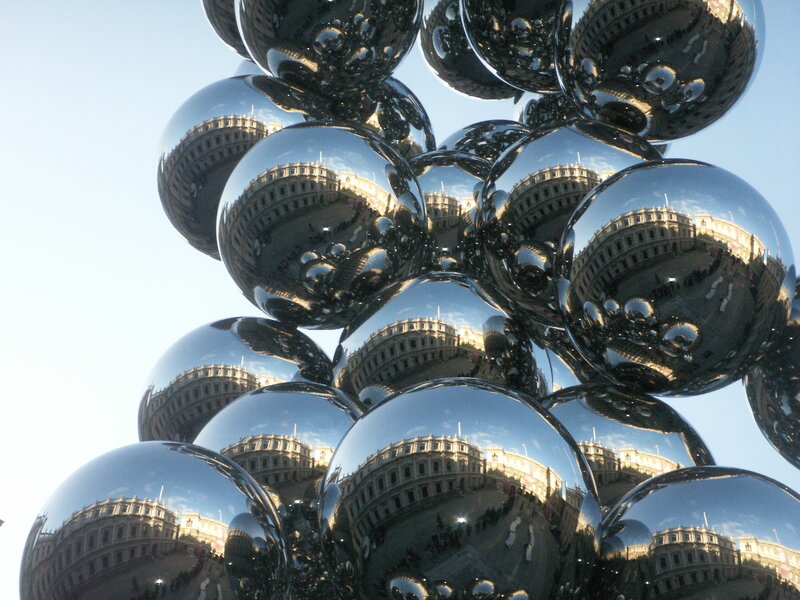 Shiny Reflective Spheres — Silver