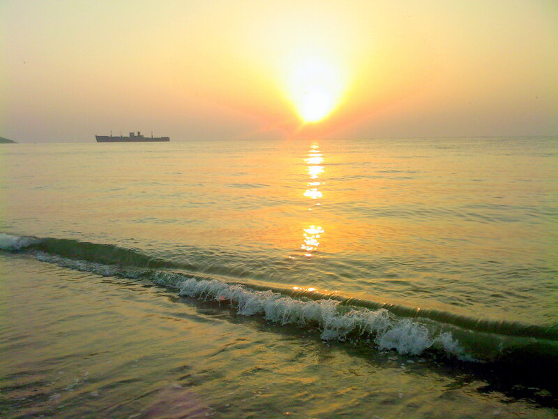 Ship at Sunset — Yellow