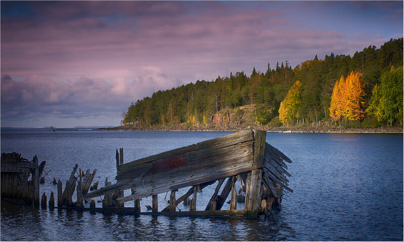 Shipwreck in Water — Blue, Dramatic