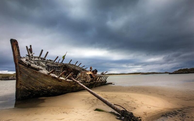 Shipwreck on Beach — Gray, Dramatic, Photograph