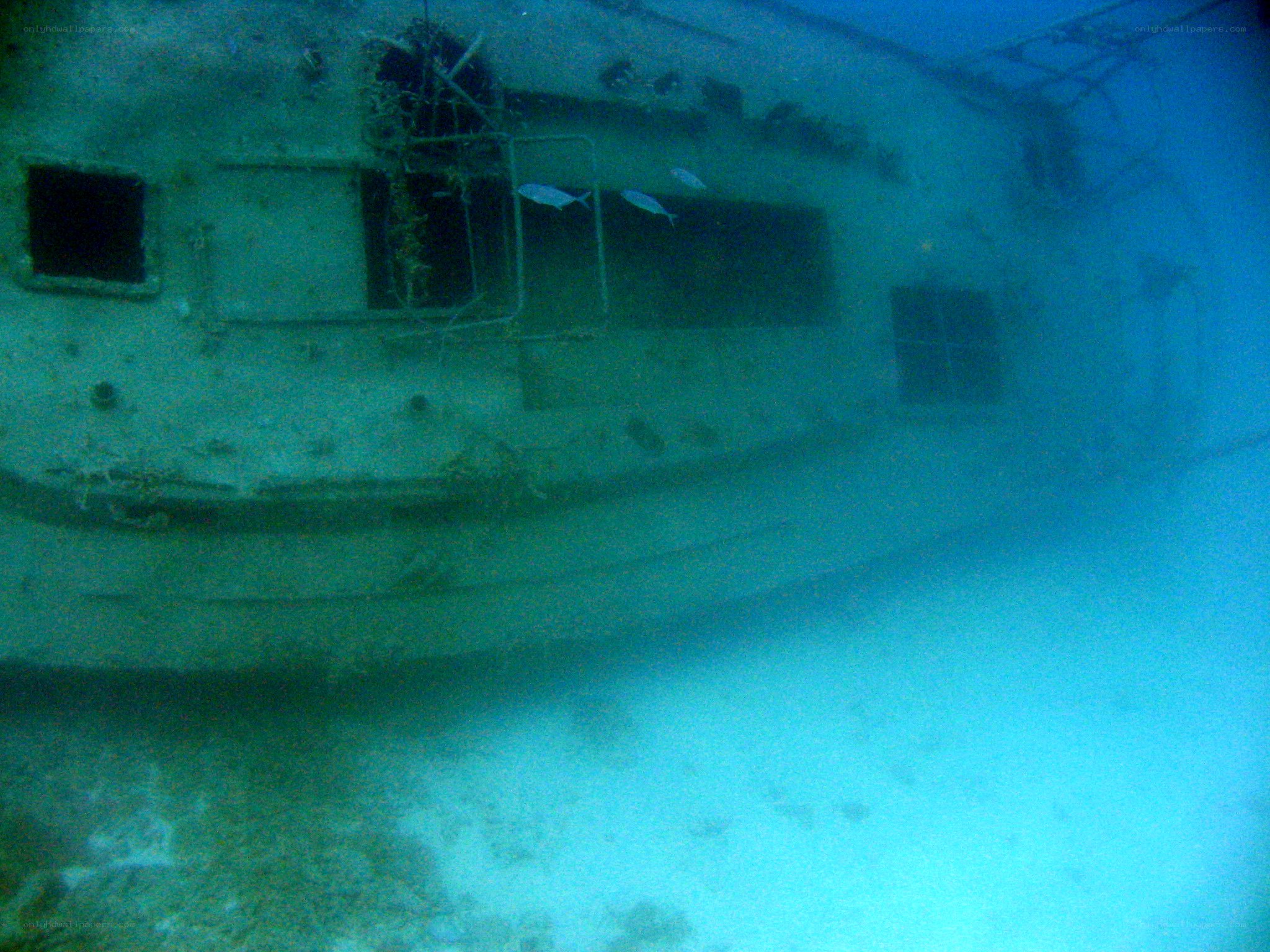 shipwreck underwater