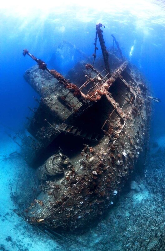 shipwreck underwater