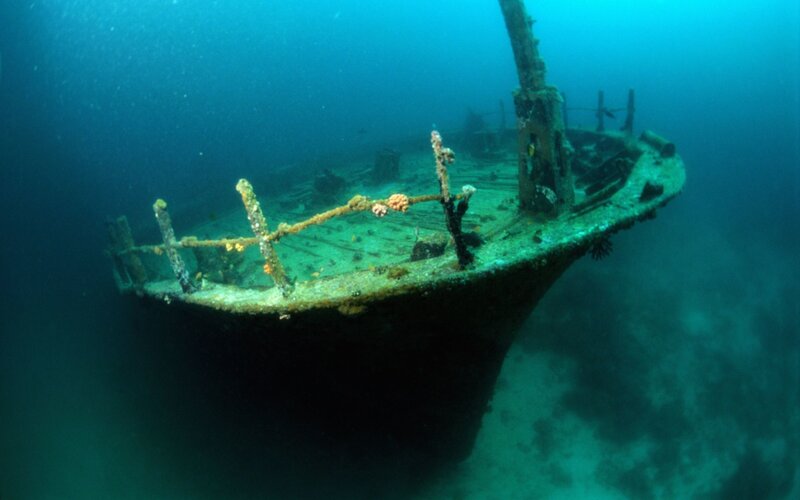 Shipwreck Underwater — Blue