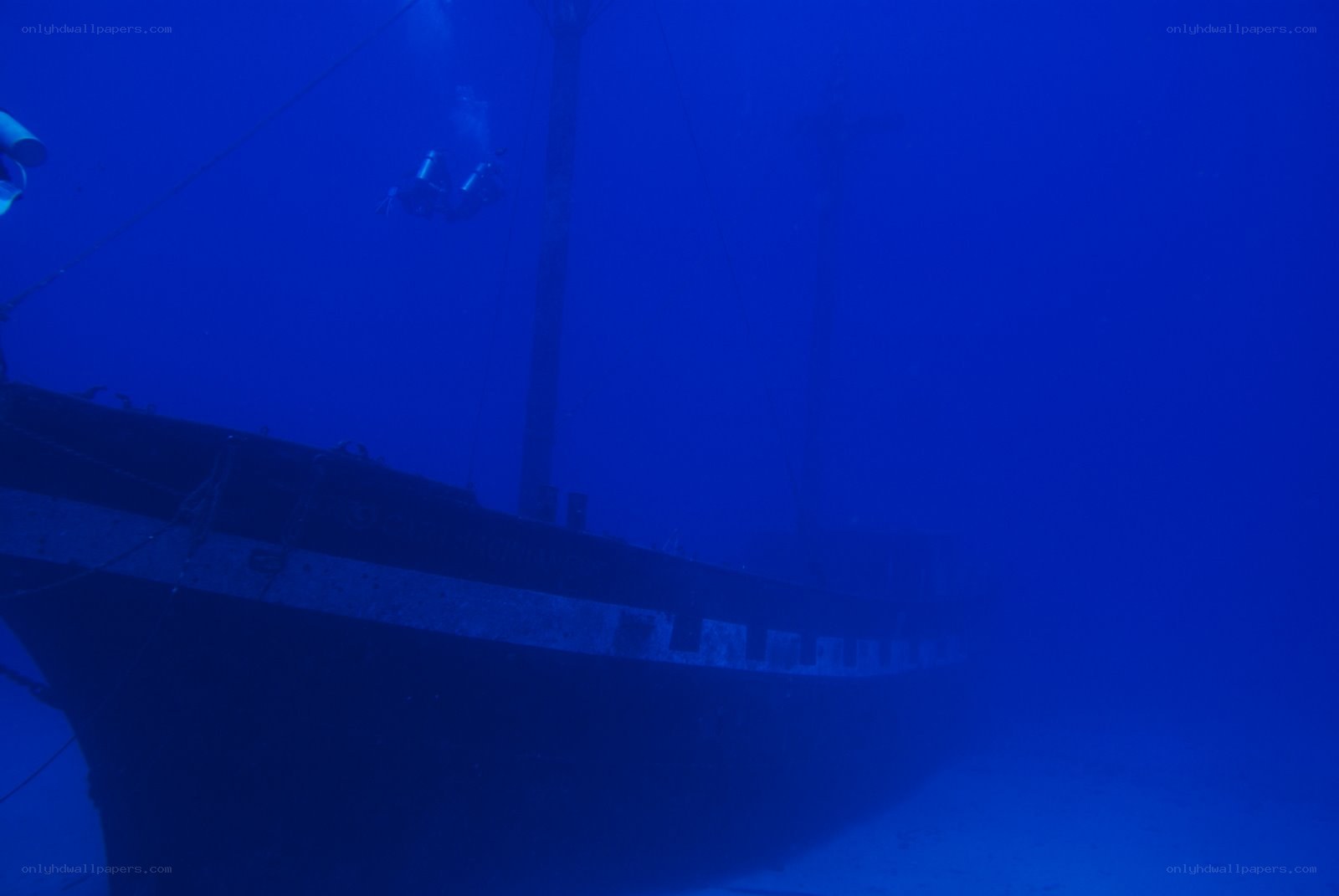 shipwreck underwater scene